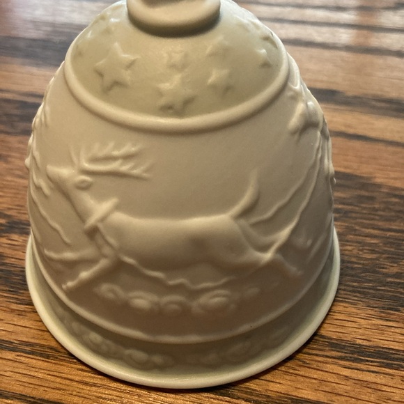 Lladro Christmas Bell with original hanging ribbon and box 1988 - Picture 2 of 11